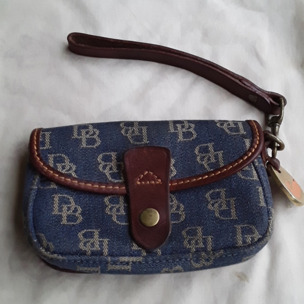 Dooney & Bourke wrislet